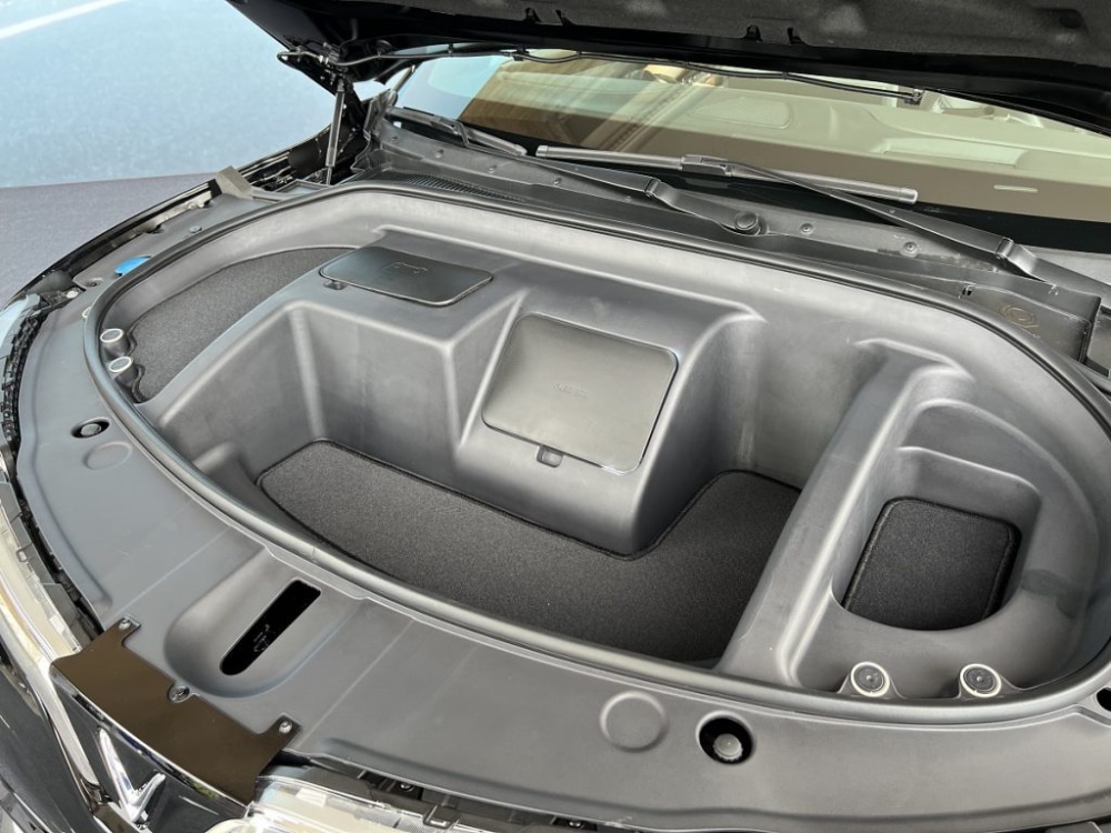 khoang chứa đồ trên VF8