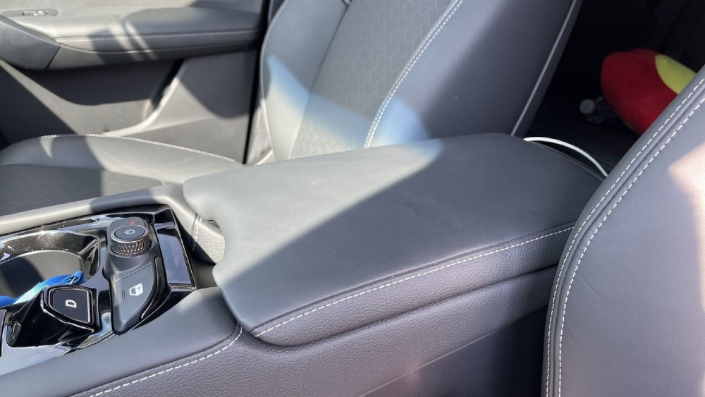 khoang chứa đồ trên VF8