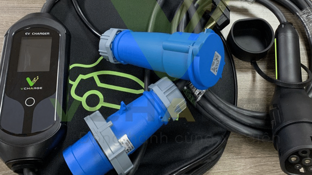 bàn giao mẫu sạc 7kw
